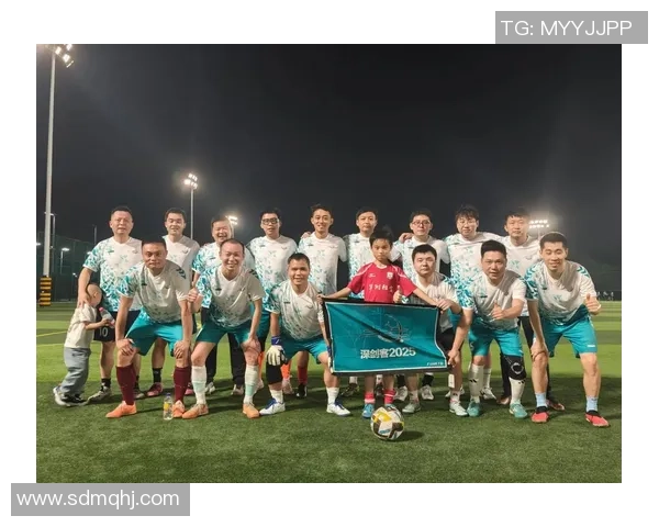 66号球衣足球明星的传奇之路与辉煌成就探秘 66号球衣足球明星的传奇之路与辉煌成就探秘